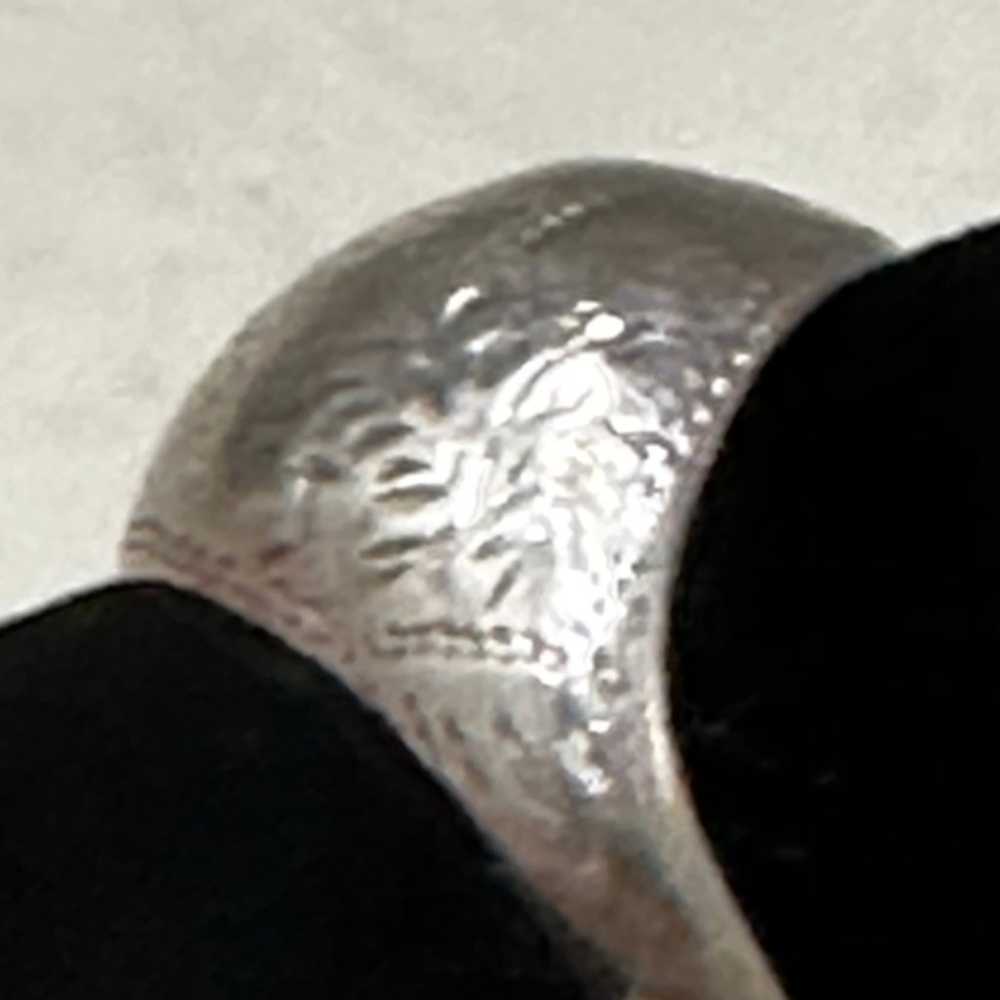 Vintage Sterling Silver Bubble Dome Etched Ring S… - image 4