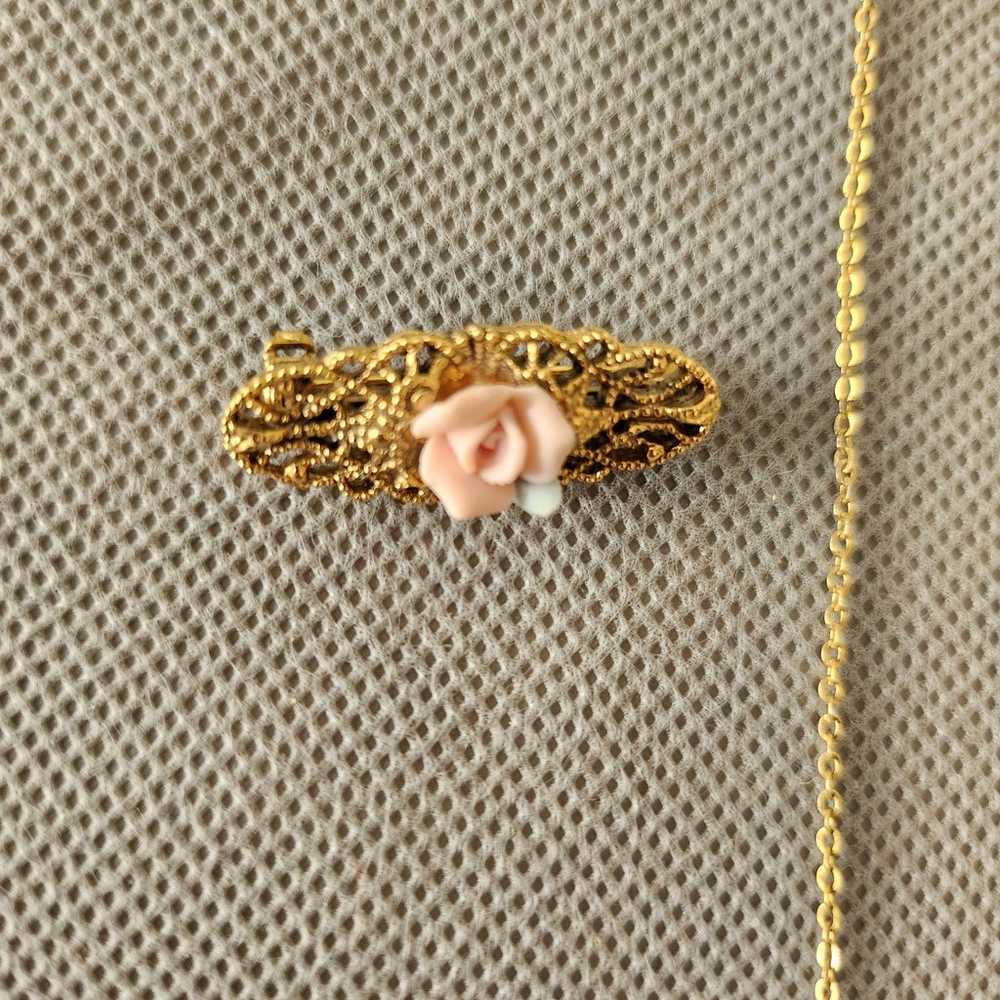 1928 Brand 90s Gold & Porcelain Pink Rose Necklac… - image 4