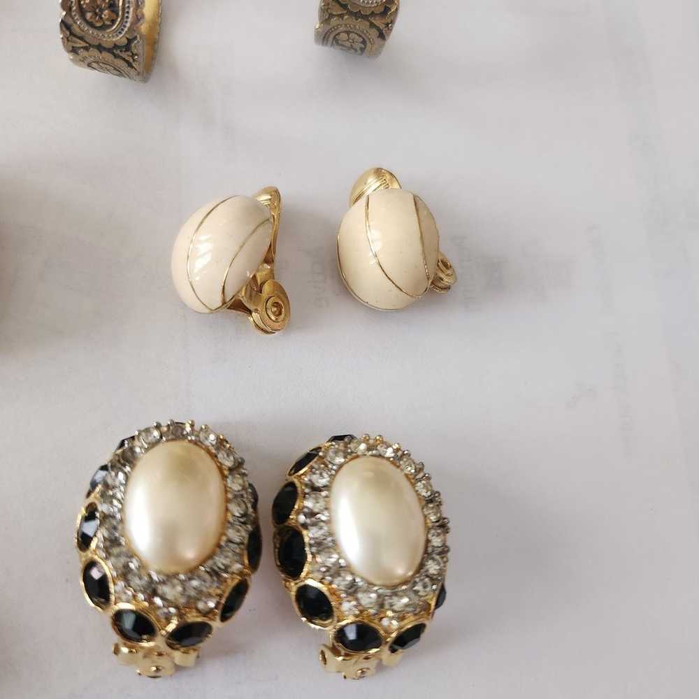 6 pairs of clip-on earrings - image 2