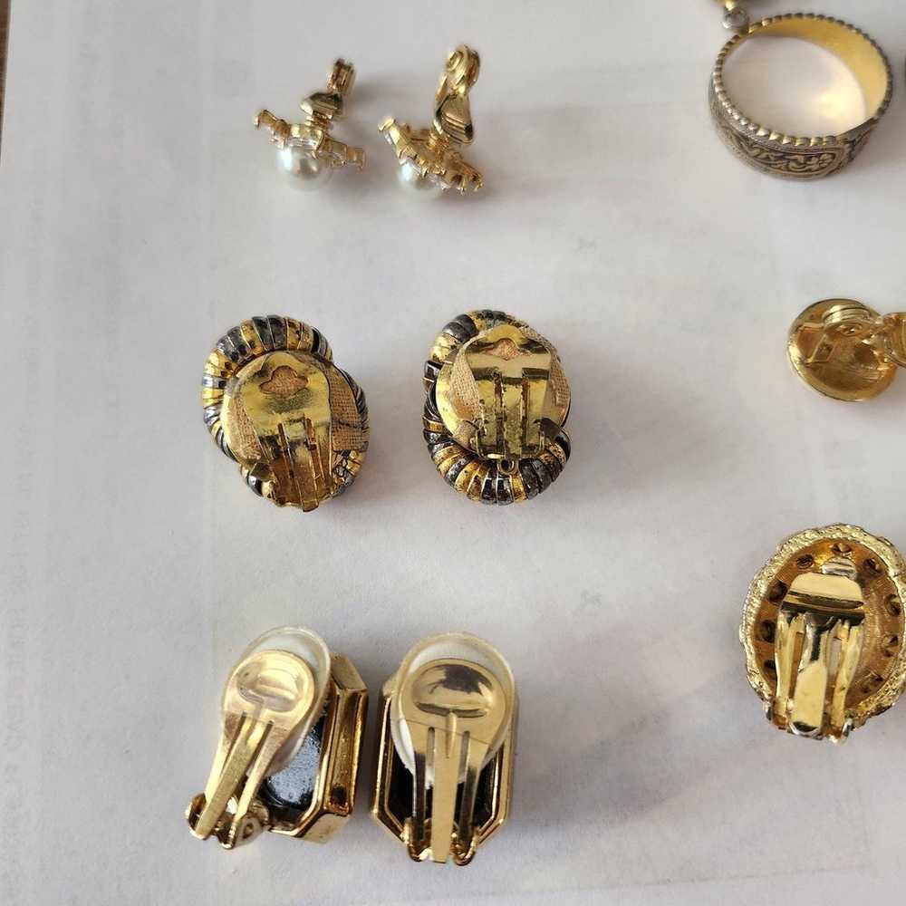 6 pairs of clip-on earrings - image 6