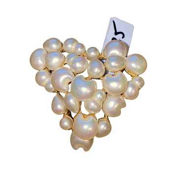 Vintage Vogue Jlry Faux Pearl Heart Brooch - Gold… - image 1