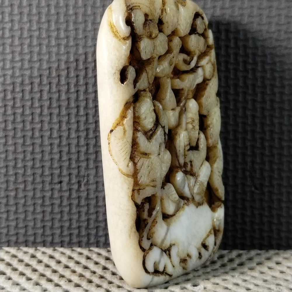 Vintage Chinese Hand Carved White Stone Pendant - image 5