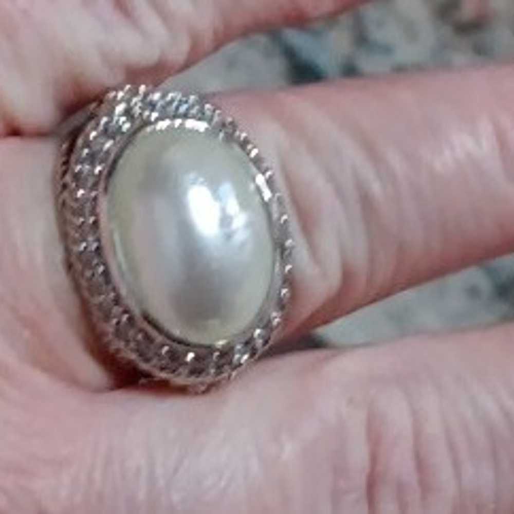 Judith Ripka S.S. mabe pearl & C.Z. ring size 6.7… - image 1