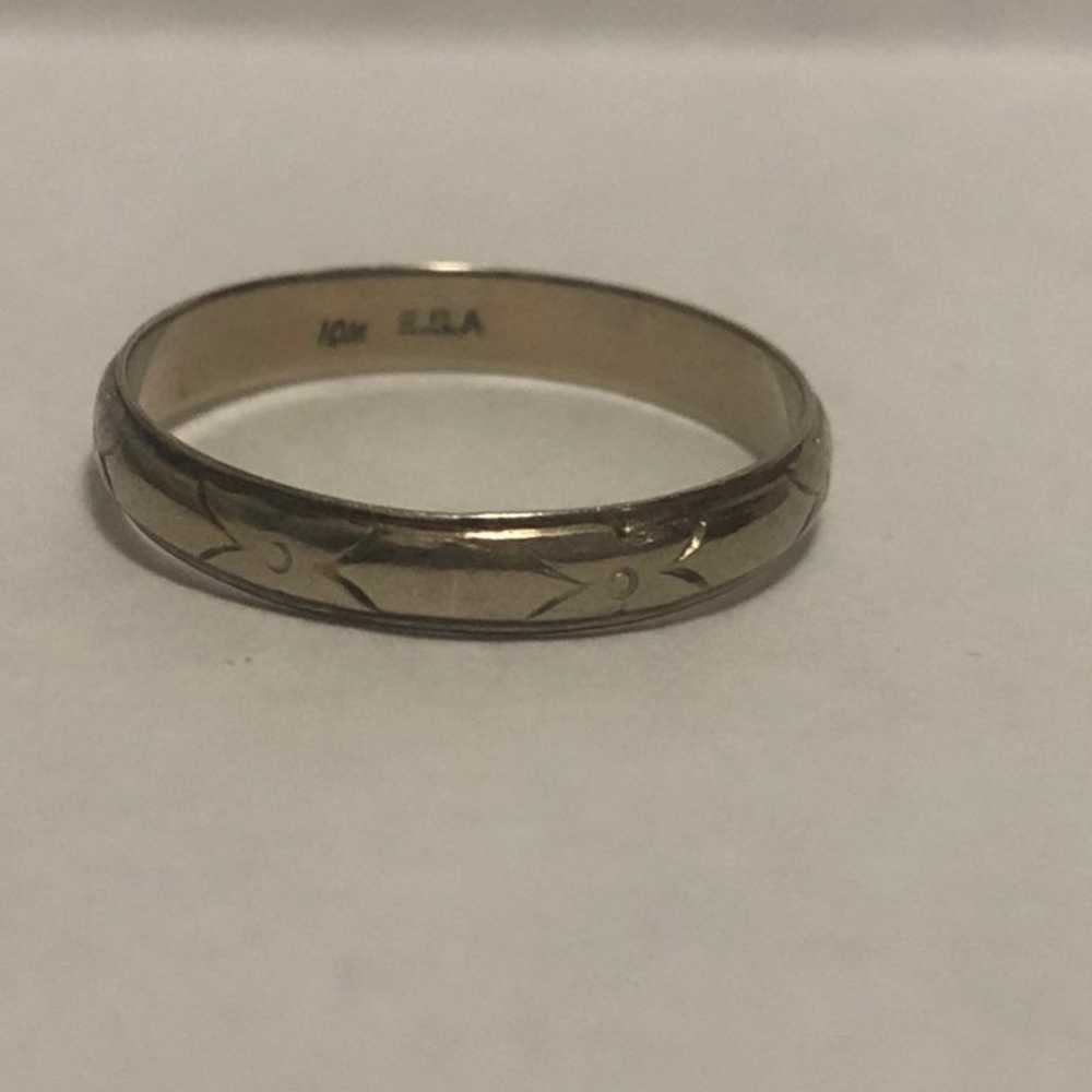 10k White Gold Band - image 1