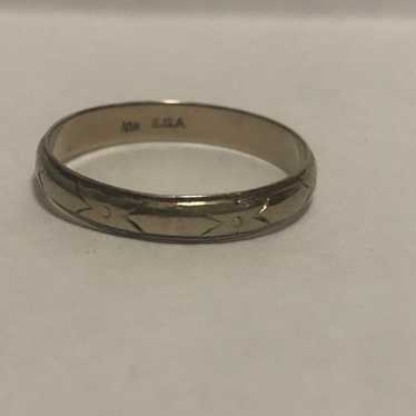 10k White Gold Band - image 1