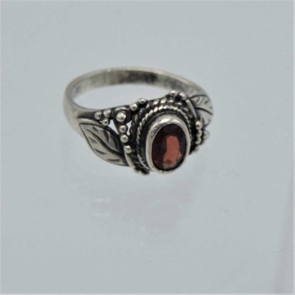 Vintage Sterling Silver & Garnet Ring Leaf Design - image 4