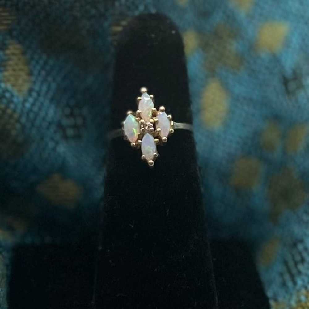 18k gold opal & diamond ring - image 2