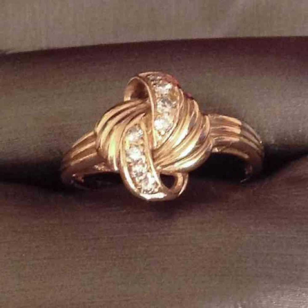 Beautiful Vintage Solid 14k Diamond Ring - image 1