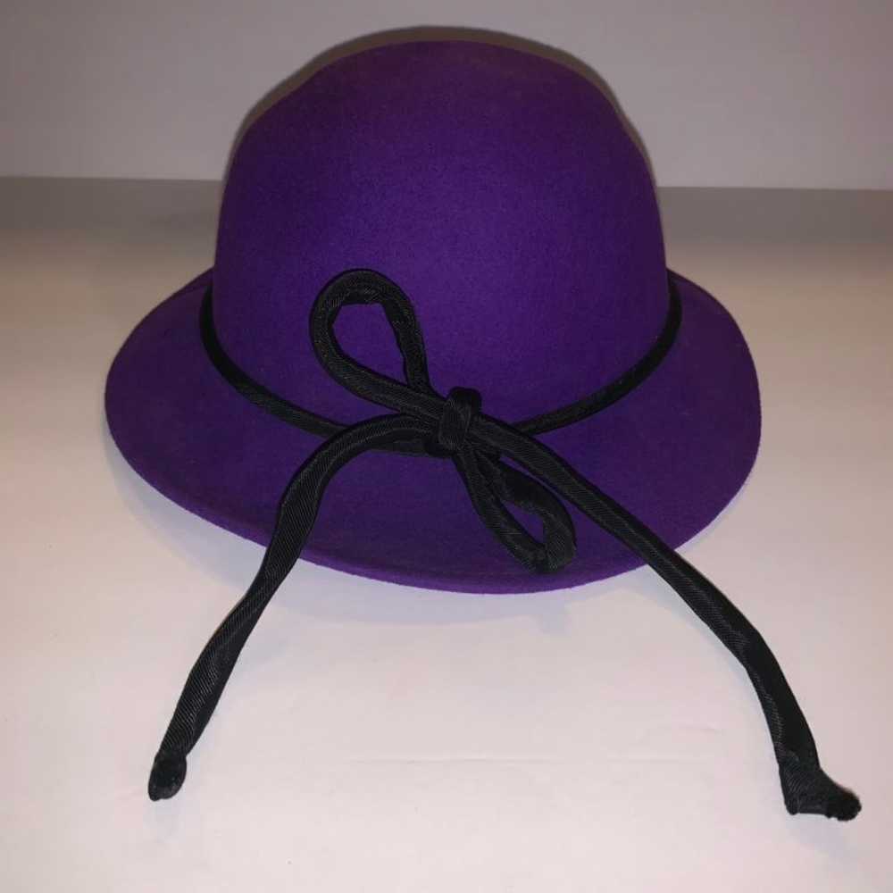 Vintage womens 100% wool purple hat - image 1