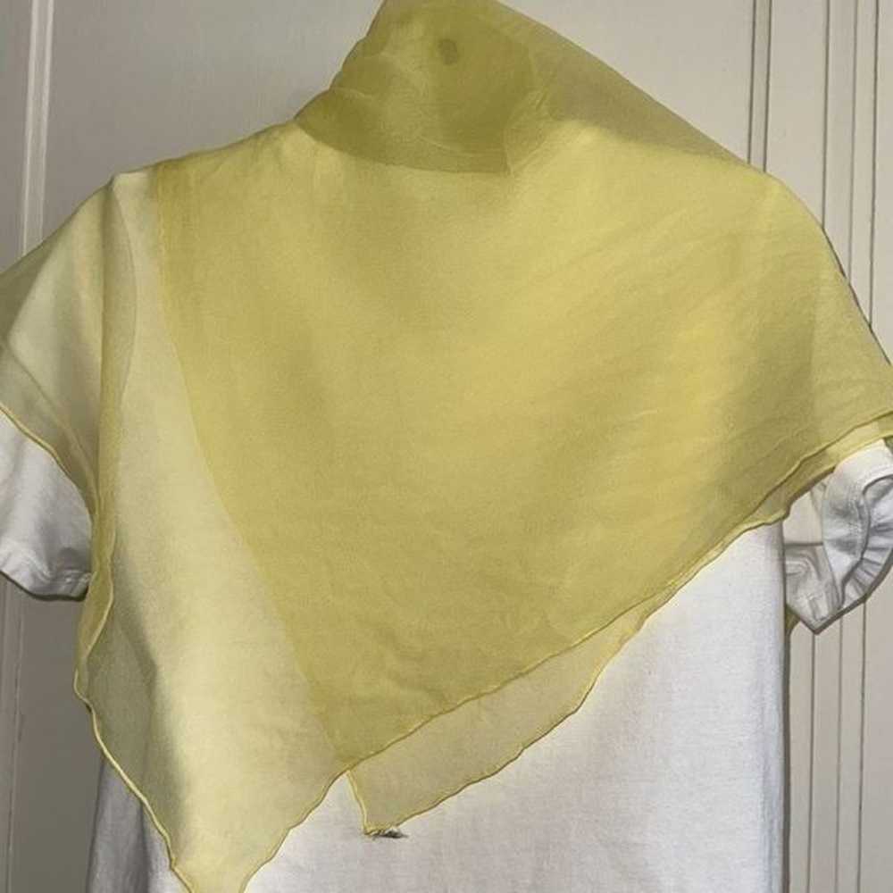 Vintage 50s or 60s large yellow vinal/silk semi s… - image 7