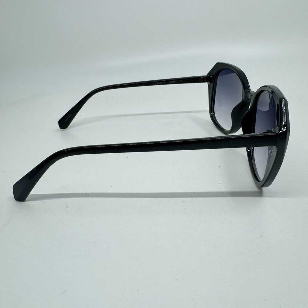 Liz Claiborne Vintage Black Sunglasses Oval Full … - image 4