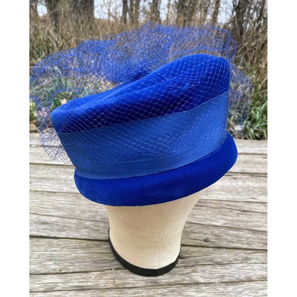 Vintage 1950s Bright Blue Velvet Womens Hat Netti… - image 2