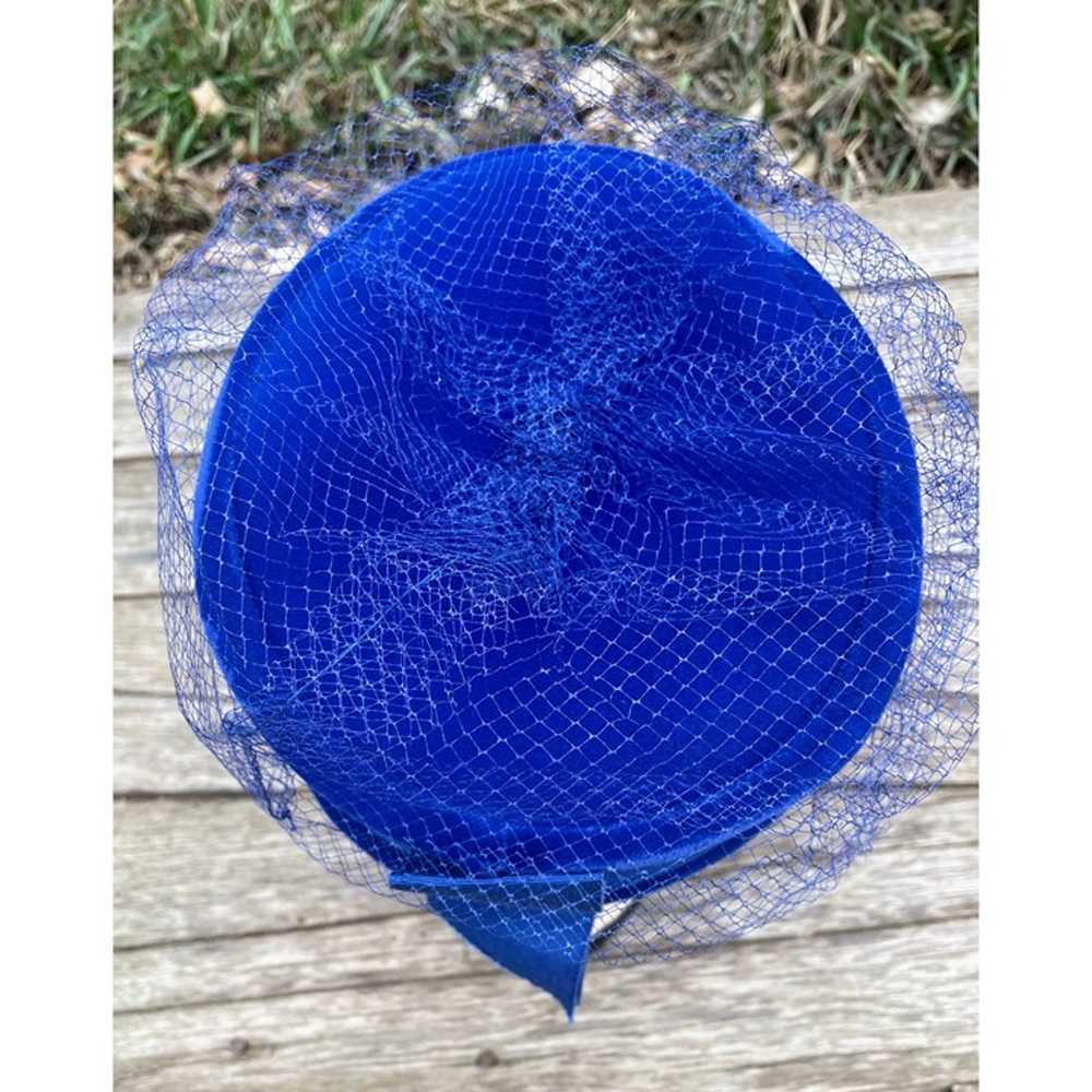 Vintage 1950s Bright Blue Velvet Womens Hat Netti… - image 7