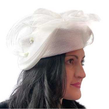 Vintage White Pillbox Tulle Floral Hat - image 1