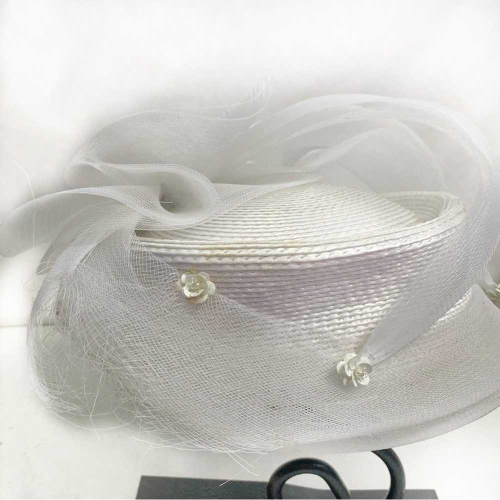 Vintage White Pillbox Tulle Floral Hat - image 6