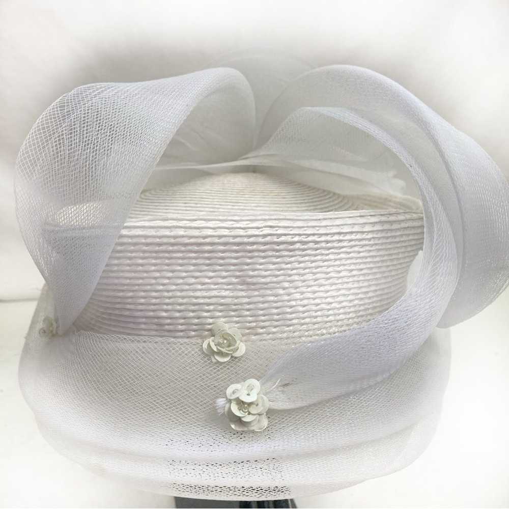 Vintage White Pillbox Tulle Floral Hat - image 7