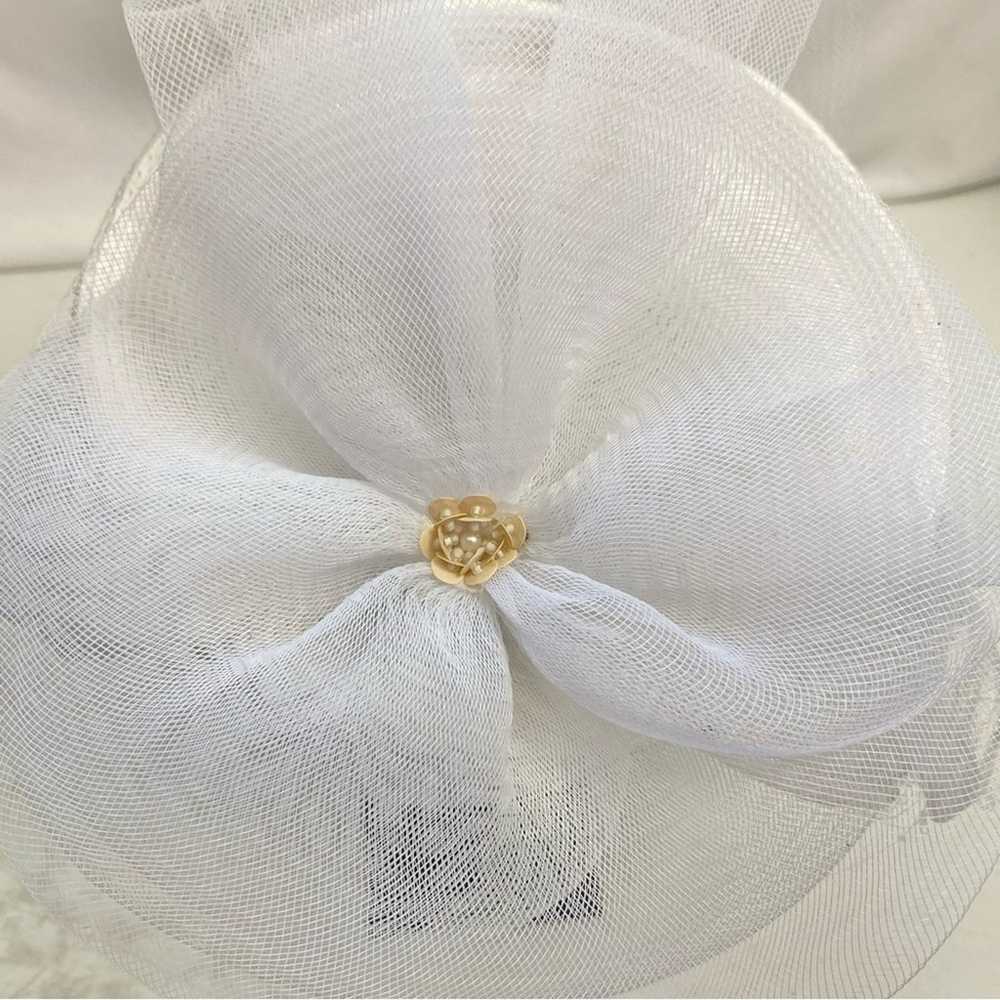 Vintage White Pillbox Tulle Floral Hat - image 8