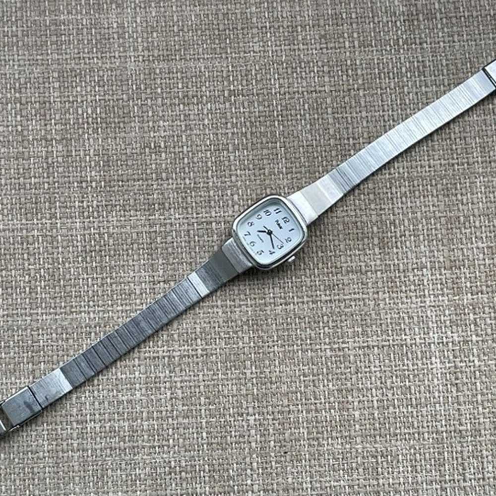 Vintage Pulsar Ladies Wristwatch Silver Tone Quar… - image 6