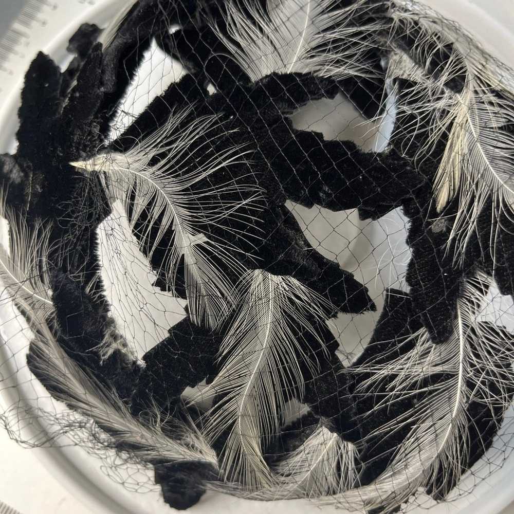 Black and white vintage feathered fascinator - image 6