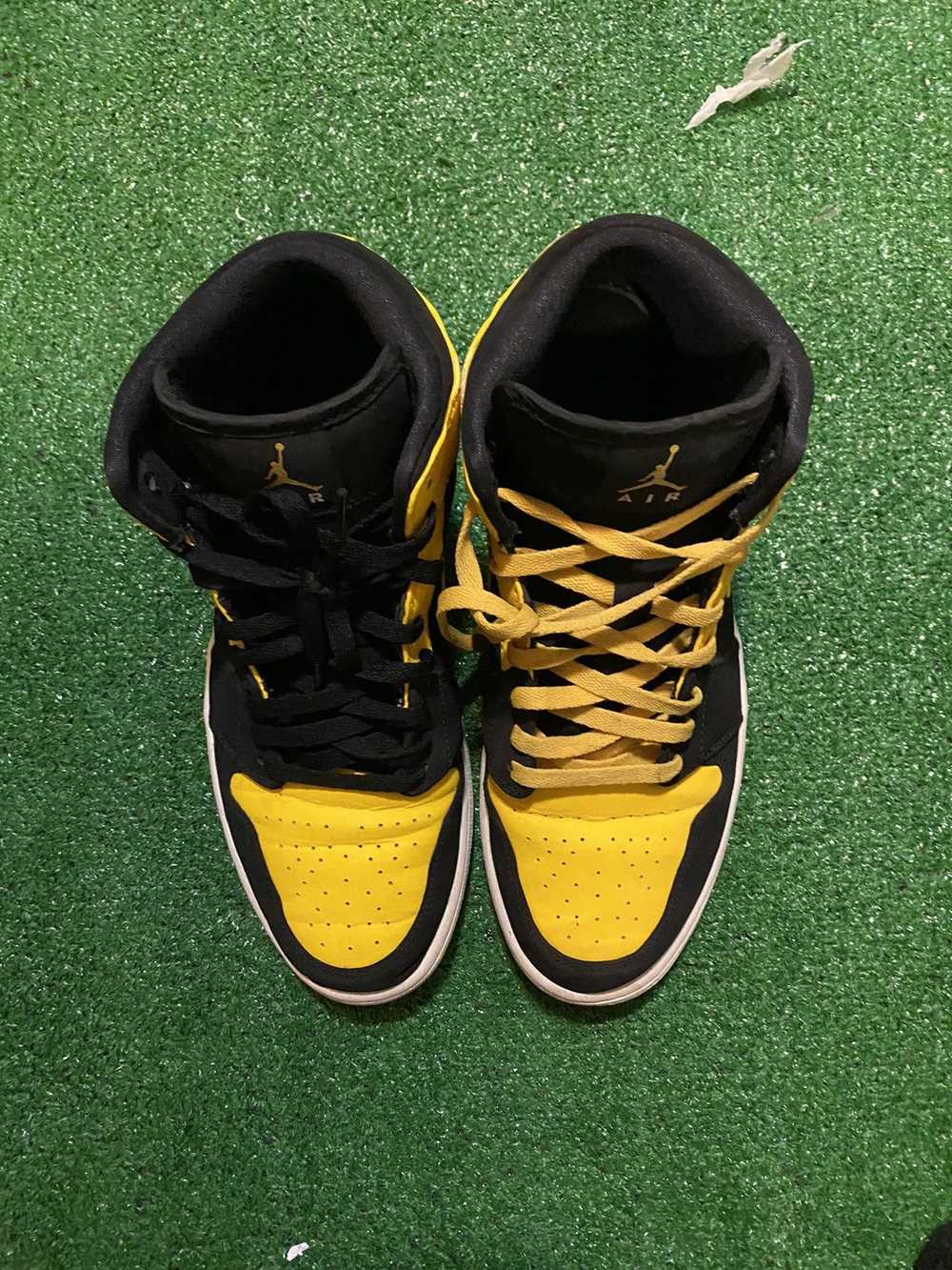 Jordan Brand × Nike Air Jordan 1 Retro Mid 2017 N… - image 2