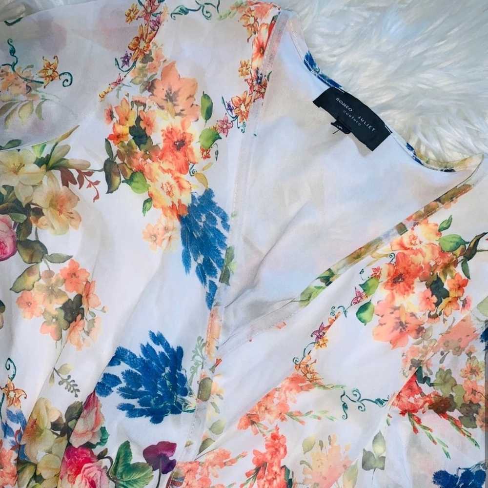 NWOT Romeo & Juliet Couture Ivory Floral Romper - image 5