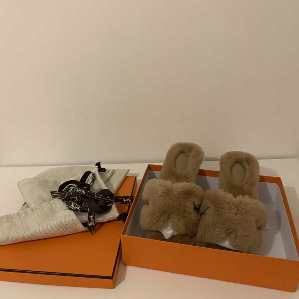 Hermès Oran shearling mules - image 4