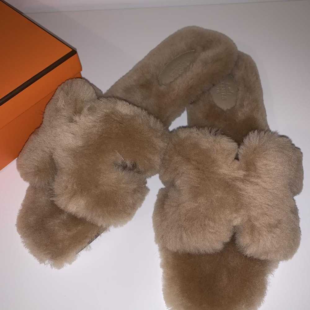 Hermès Oran shearling mules - image 7