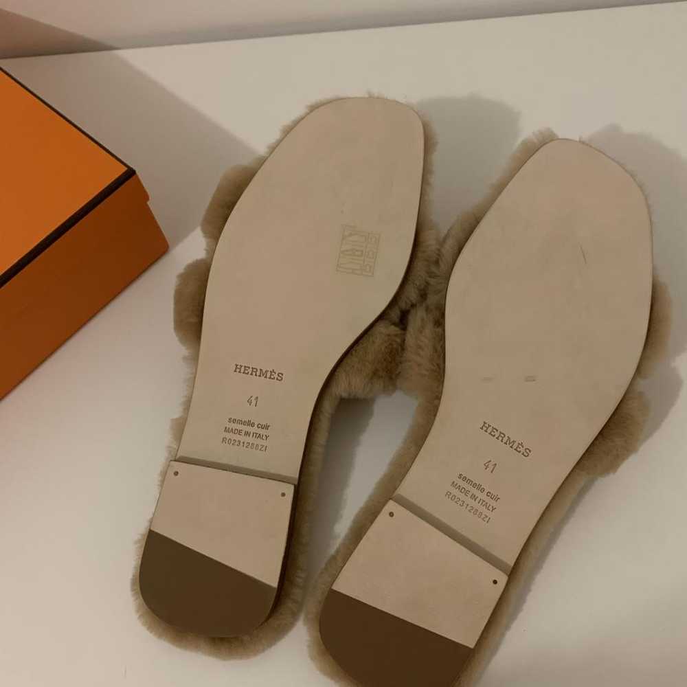 Hermès Oran shearling mules - image 9