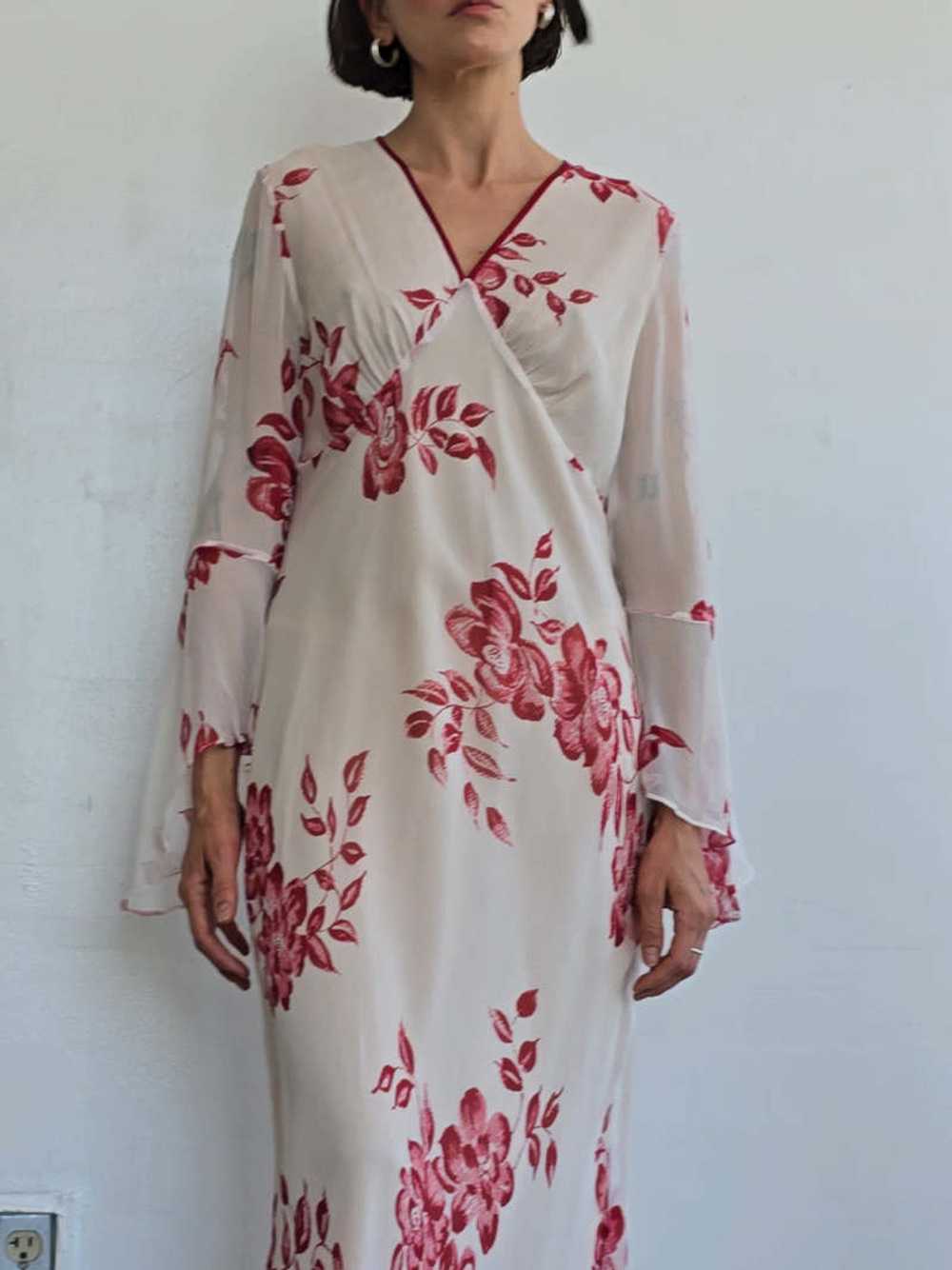 Vintage Flutter Sleeve Rose Silk Dress - White/Re… - image 6