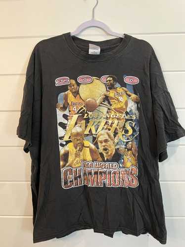 Gildan Very Rare 2000 Lakers NBA Champions T-Shirt - image 1