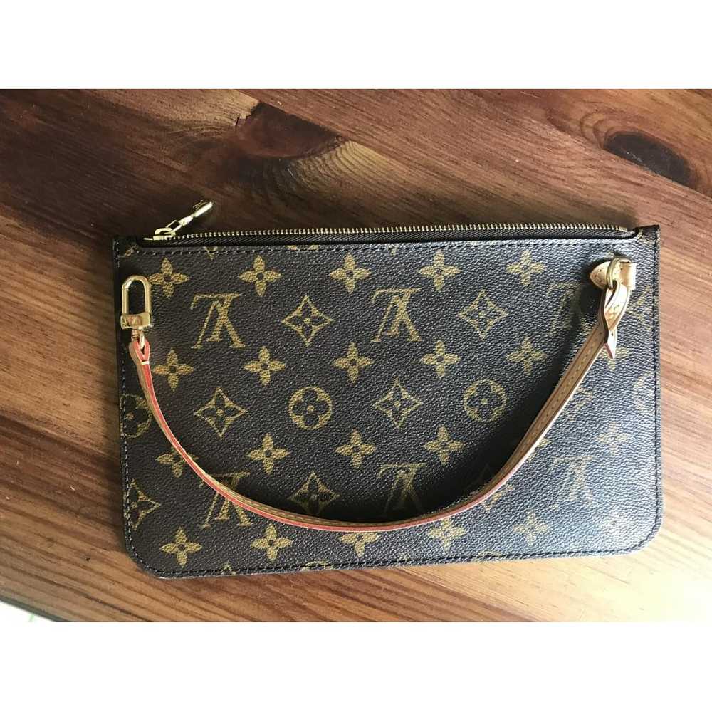 Louis Vuitton Neverfull leather tote - image 10