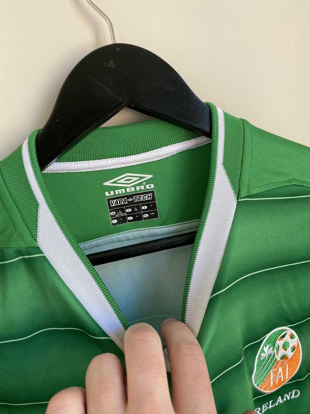 Soccer Jersey × Umbro × Vintage IRELAND 2003-04 H… - image 3