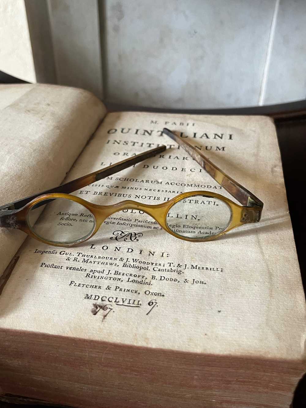 c. 1800 Tortoise Shell Wig Spectacles - Light - image 6