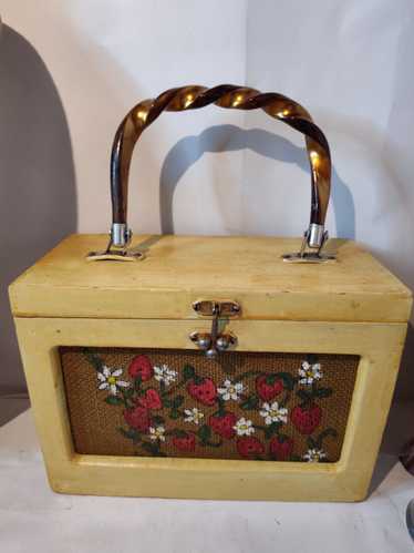 Vintage Vtg Wooden Box purse Needlepoint Strawberr