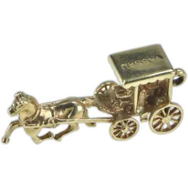 9K 3D Nassau Bahamas Horse Drawn Carriage Charm/Pe