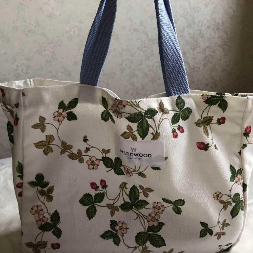 Wedgwood ❤️ Cute tote bag with a popular pattern … - image 5