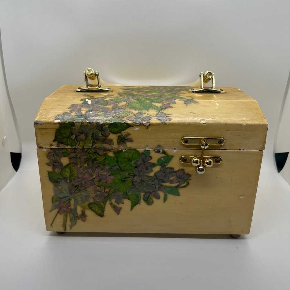 1970's MCM Vintage Violets Wooden Box Purse with … - image 2