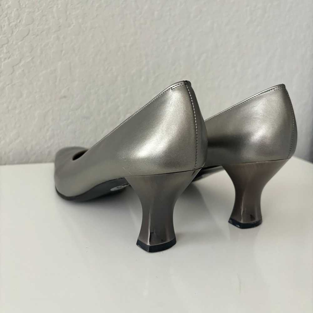 Vintage Salvatore Ferragamo Grey Heels Size 9.5 - image 8