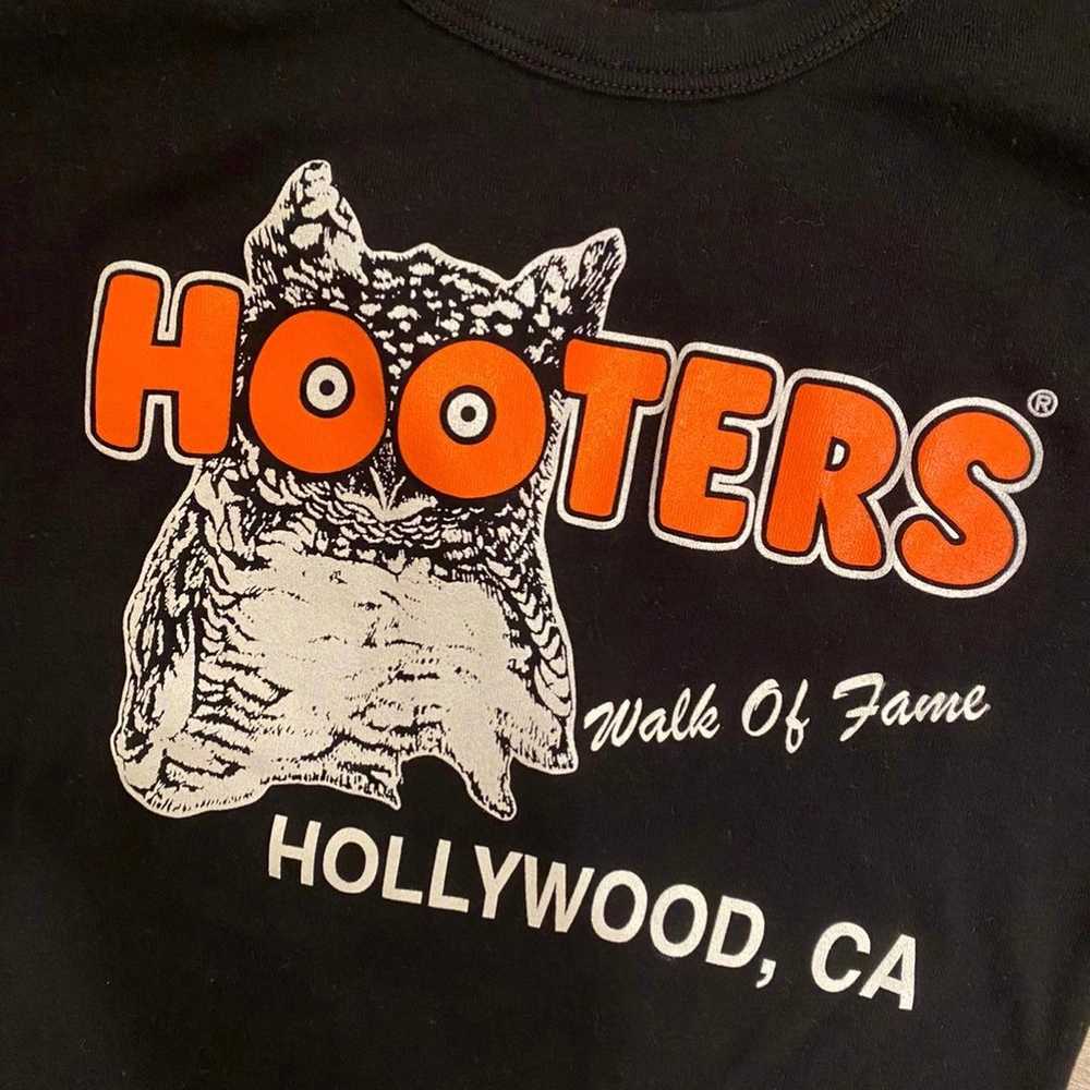 Vintage Hollywood Hooters T-shirt - image 2