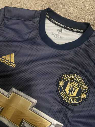 Adidas × Manchester United Manchester United adida