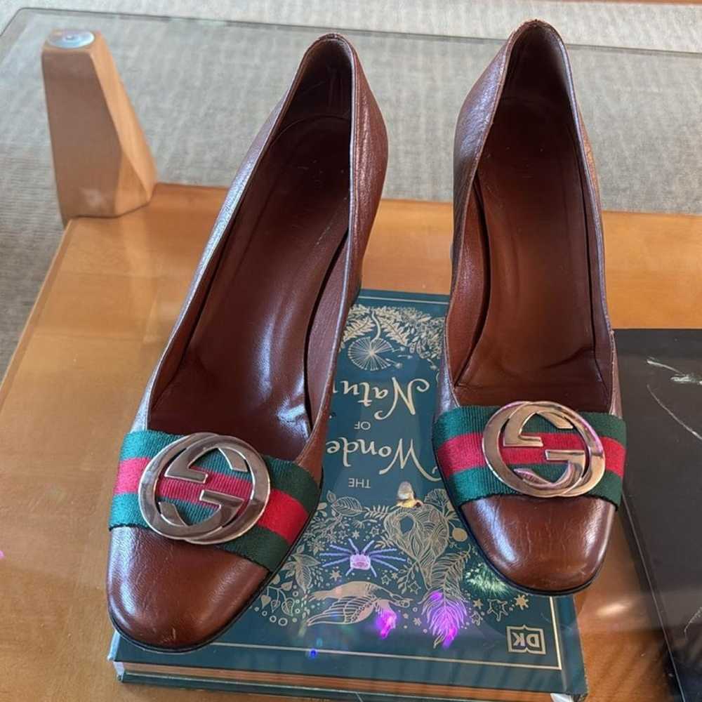 Gucci Malaga leather heels - image 2