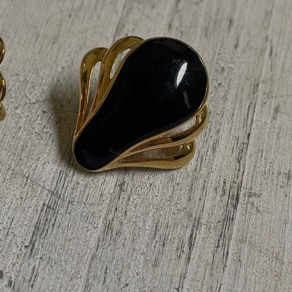 Vintage Monet black and gold tone clip on earrings - image 5