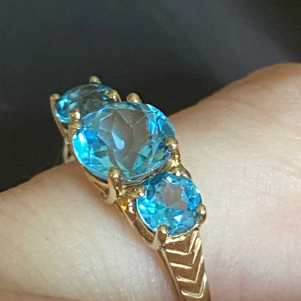 Vintage 10K Yellow Gold huge Blue Topaz 3 Stone R… - image 1