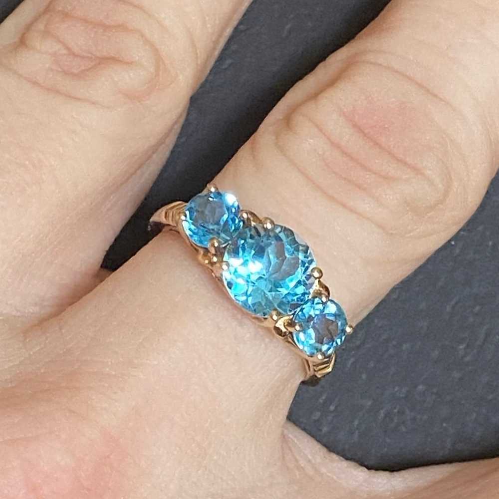 Vintage 10K Yellow Gold huge Blue Topaz 3 Stone R… - image 2