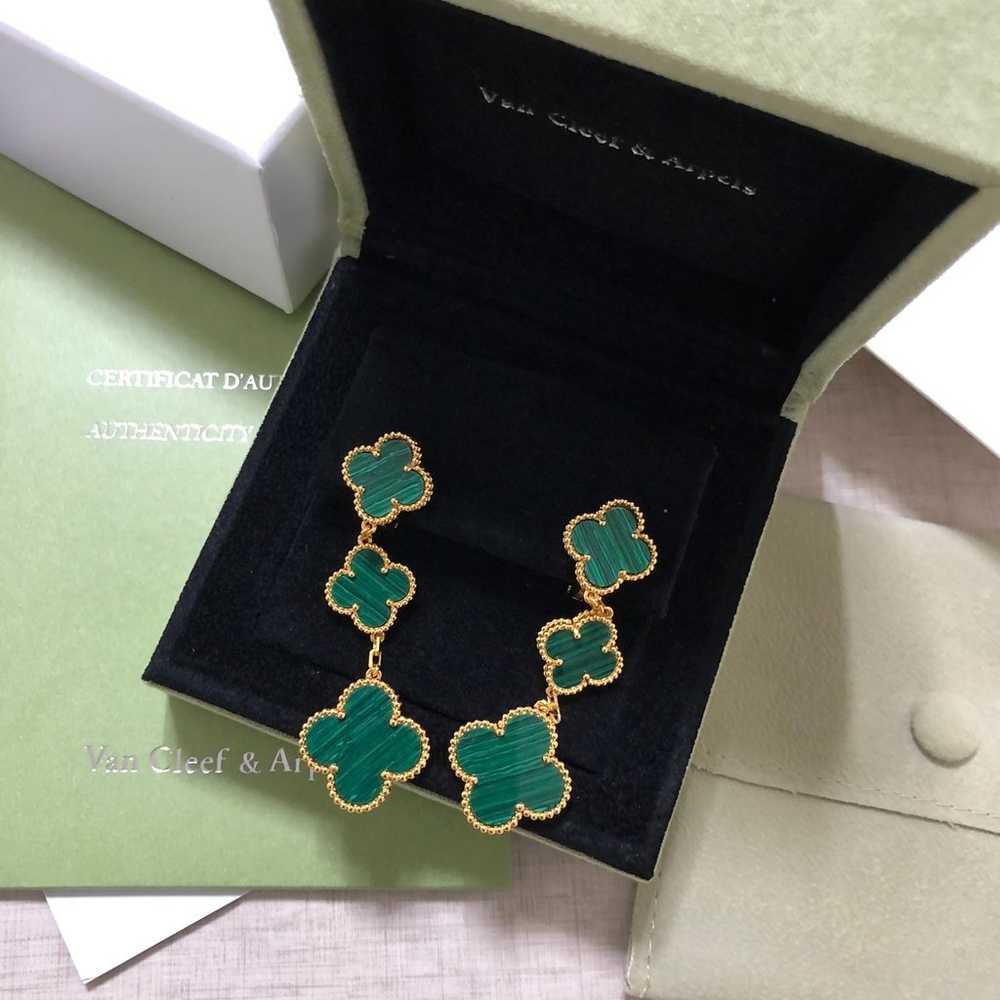 18k yellow gold malachite three flower earrings - image 1