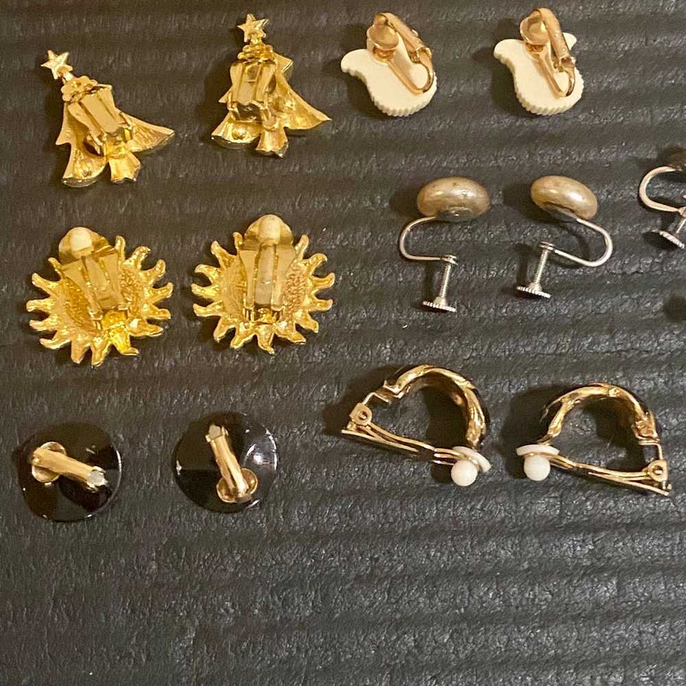 Lot of 13 Pairs Vintage Jewelry CLIP Earrings  Av… - image 9