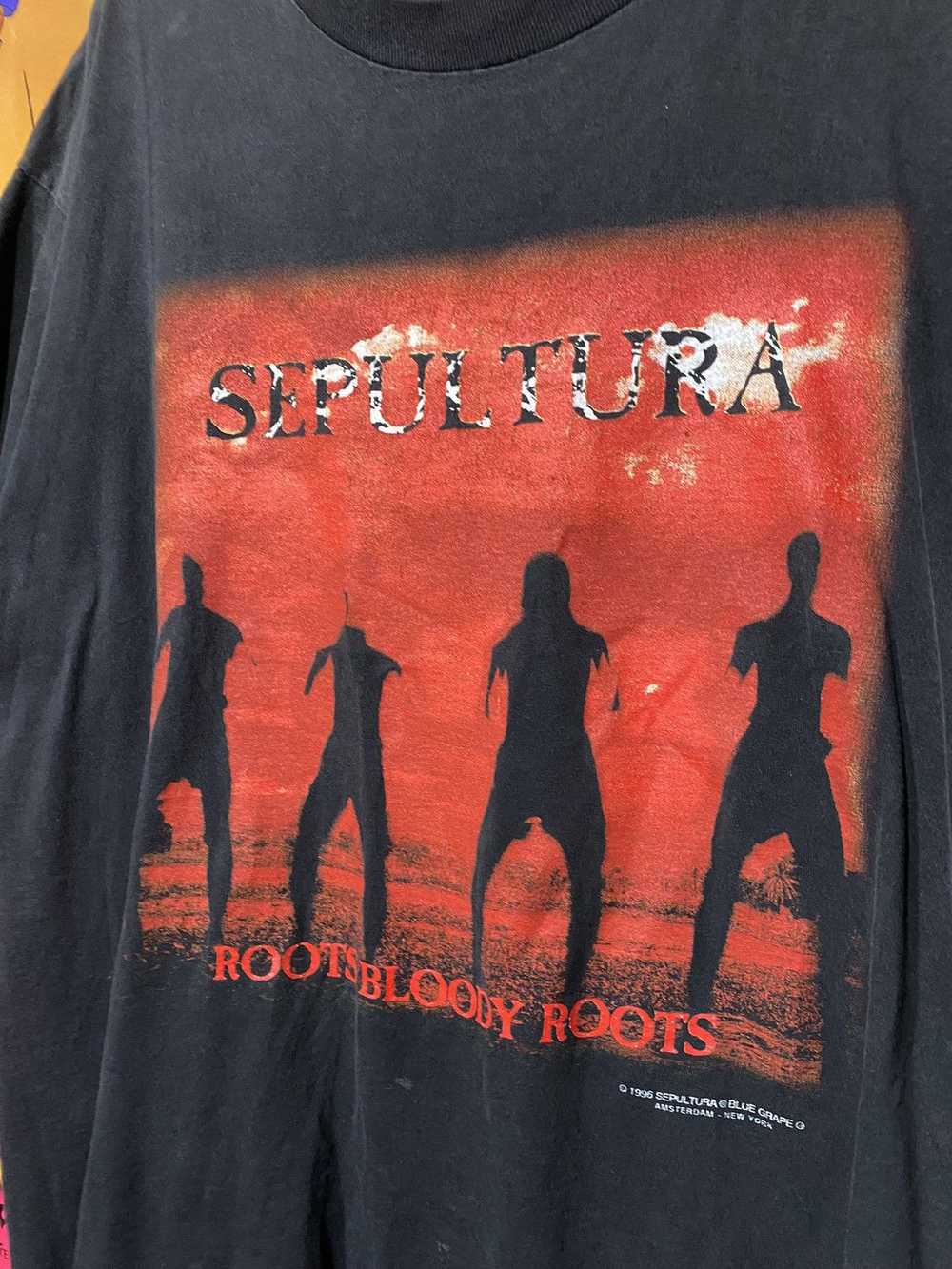 Band Tees × Vintage Vintage Sepultura Roots Blood… - image 2