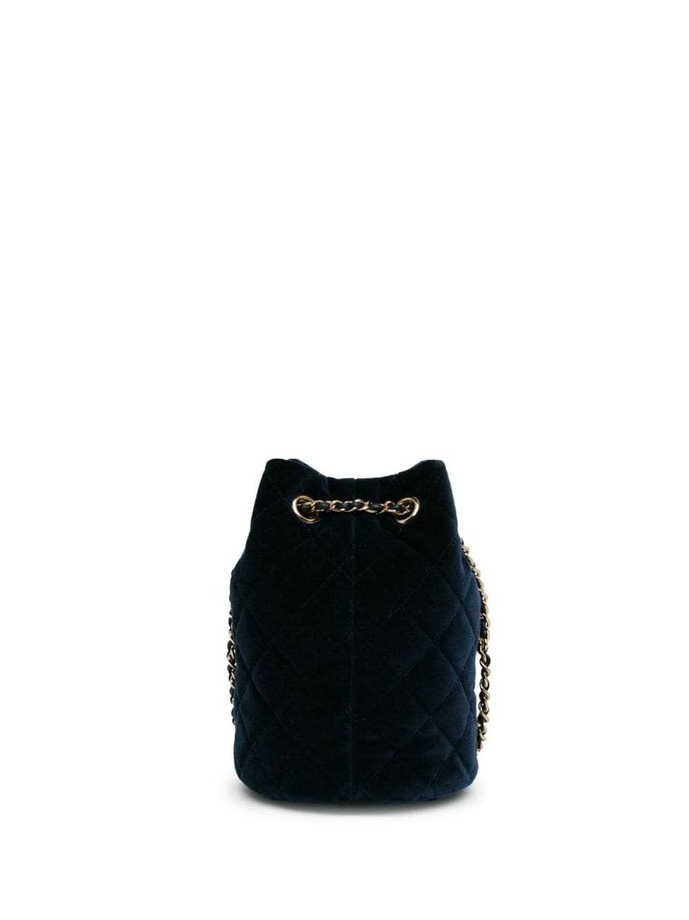 CHANEL Pre-Owned 2020 Velvet Crystal Pearl Crush … - image 2