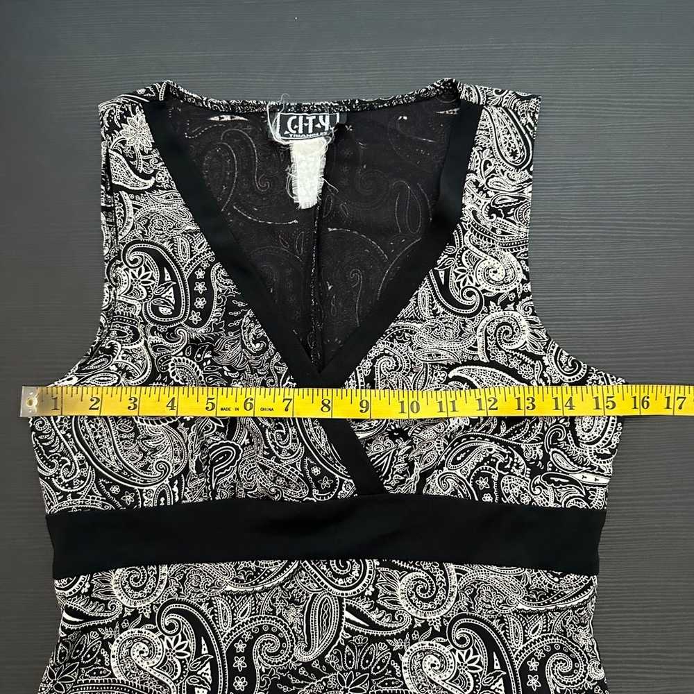 Vintage City Triangles Y2K Paisley Sleeveless V-N… - image 7