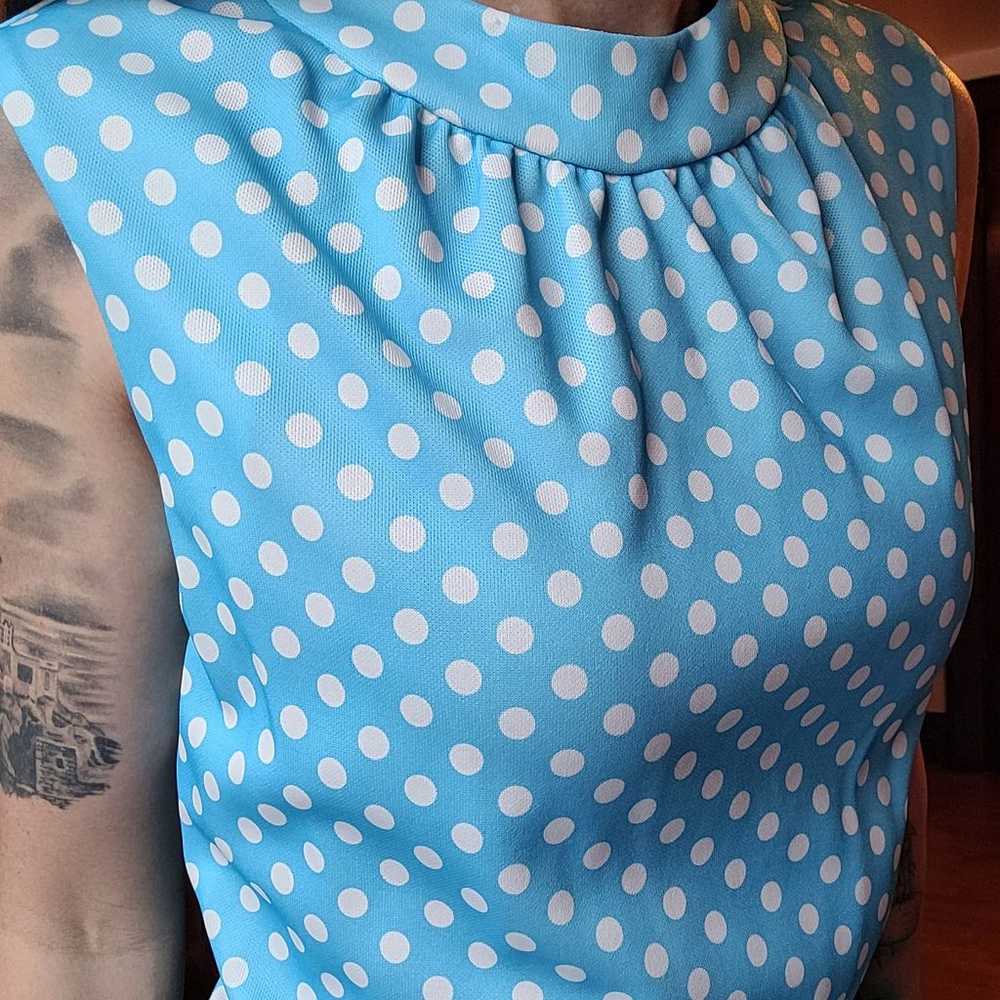 Vtg 60s 70s Sky Blue Polka Dot Sleeveless Dress S… - image 3